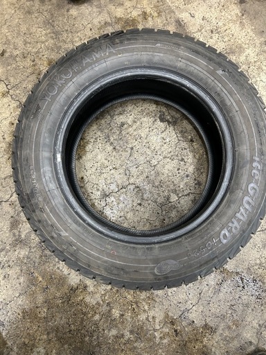 215/60R16ヨコハマタイヤ