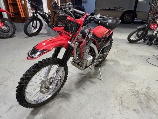 ホンダcrf125f 2025年9月購入　2025年モデル　走行10時間程度　小学生が使用　程度良好　エンデューロ仕様　ローダン車　