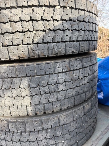 245/70r19.5 増トン　低床トラック
