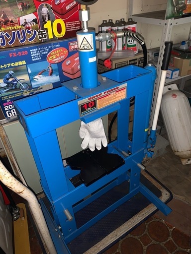 【決定済み】卓上式プレス１０トン、クルマやバイクの整備に‼️土日限定9,000円引き‼️