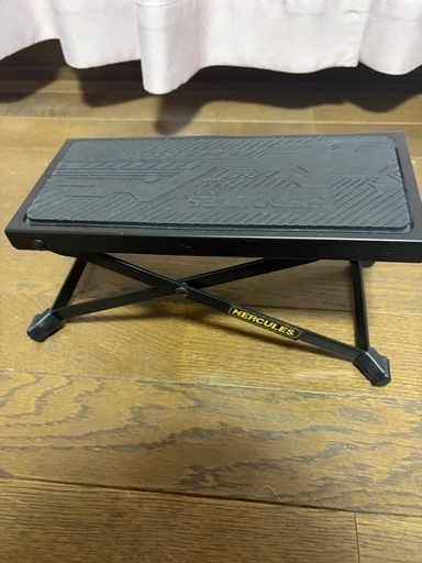 ヤマハクラシックギター　ハーキュレススタンド　ギター用足台　本２冊CD付など　