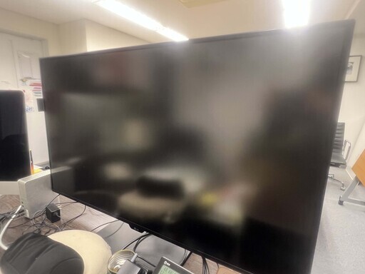 かなりの大型【42.5インチ／4K画質】大型モニター ディスプレイ