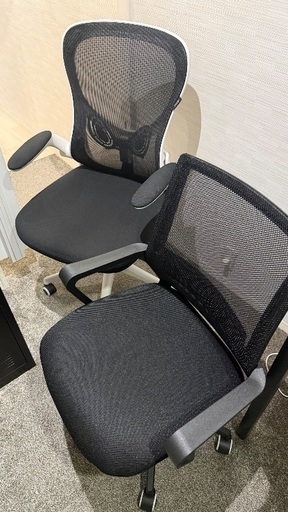 椅子二脚　定価9,980円と12,980円がセットで6,000円！