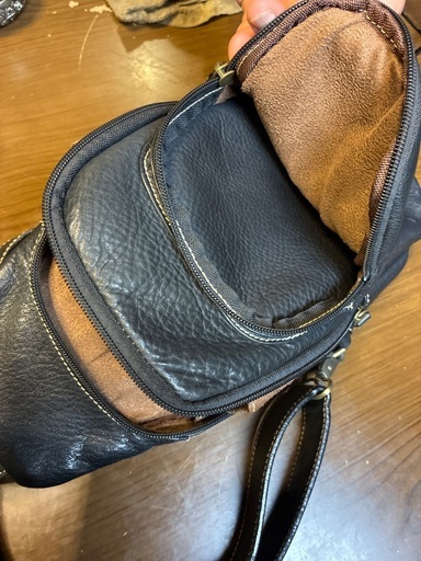 レザーショルダーバッグ