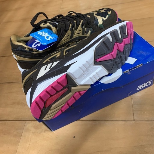 アシックスGEL-KAYANO TRAINER 