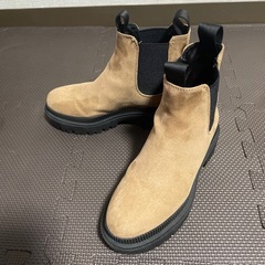 H&Mベージュ スエード 美品　サイドゴアブーツ35表記(…