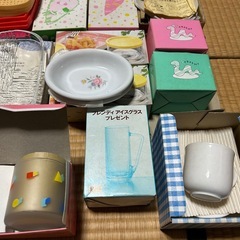 未使用】グラス、カップ、皿、保存容器　などまとめての画像