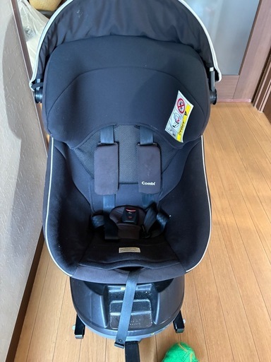 combi チャイルドシート　新生児から