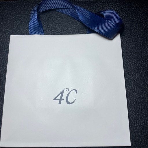 4℃のブレスレット新品です