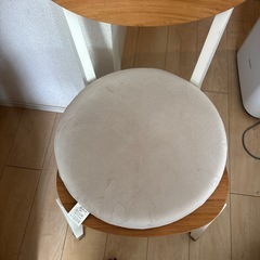 IKEAダイニングチェア二脚の画像