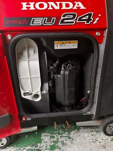 ホンダ EU24i インバーター発電機　車輪、ストッパー付き