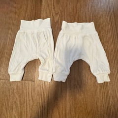 ベビー服H&M白いロンパース上下セット２点の画像