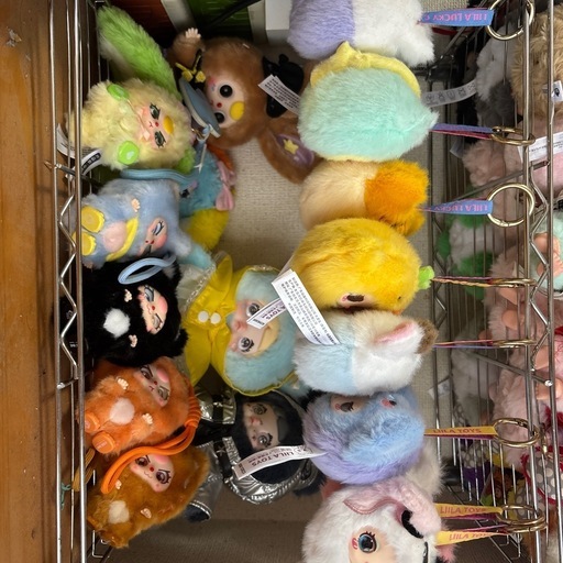babythreeなどの人形