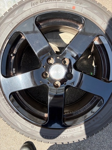 メルセデスベンツ　SPORTECNICH スタッドレスタイヤアルミホイール付き　18インチ