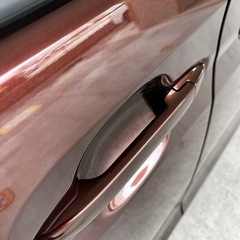 禁煙車、車検満タン、低走行距離、純正ナビ、シートカバー付きの画像