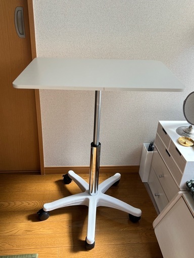 スタンディングデスク　ガス圧式昇降可