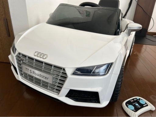 アウディ　子供用電動車