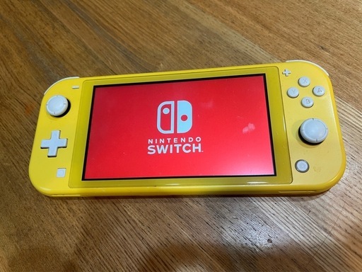 ニンテンドースイッチライト　イエロー