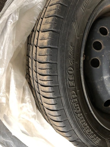 155/65/R14 サマータイヤ 3セット持っています。2セットはホイールとタイヤ付き、残りの2セットはタイヤのみでホイールはありません。 ホイール（タイヤ付き）13000円 タイヤのみ7000円 4本セット。