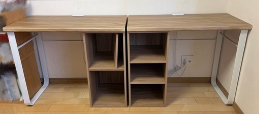 （交渉中）コンパクトデスク収納付き　２台