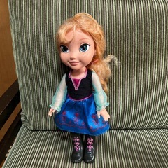 （アナと雪の女王）　アナとオラフの人形の画像