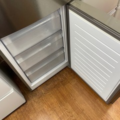 2ドア冷蔵庫の画像