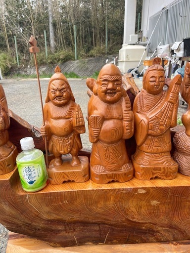 超大型 屋久杉　七福神 木彫り 飾り台 無垢瘤木 開運 縁起物 豪華　開運　繁盛
