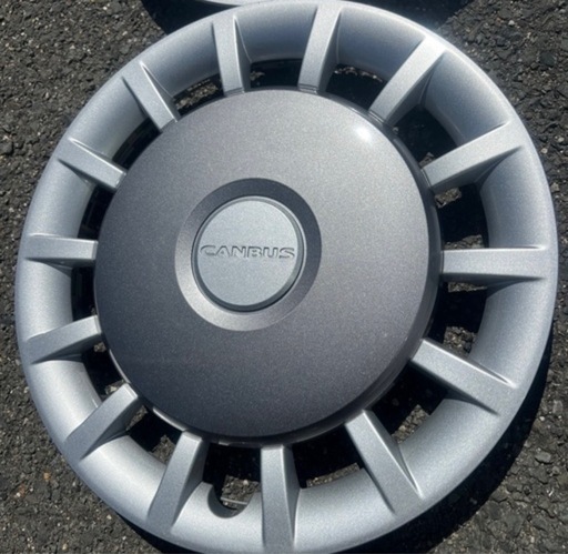 【価格相談可能】ダイハツ　ムーブキャンバス　純正ホイールキャップ