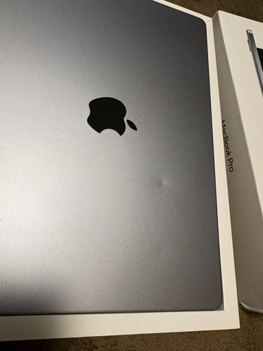 MacBook Pro 14インチ M1 Pro 16GB/512GB バッテリー良好 ※小さなへこみあり MacBook Pro 14インチ M1 Pro 16GB/512GB バッテリー良好 ※小さな