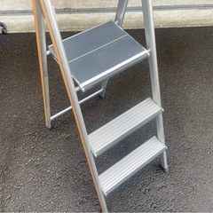東新プレス　3段　ステップ　KU-9　脚立　踏み台　踏台　アルミ　現場　作業　高所作業　足場　折りたたみ　中古　③の画像