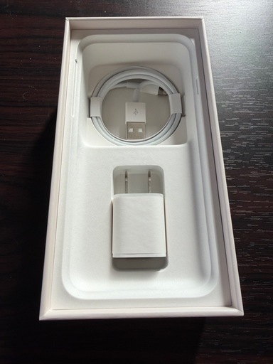 即売却希望◆訳アリ！フィルム付美品iPhone8 64GB A1906