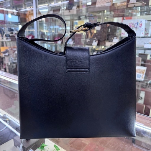 ☆ドリーム荒牧店☆Salvatore Ferragamo フェラガモ  レザー  ガンチーニ ショルダーバッグ ブラック ×ゴールド