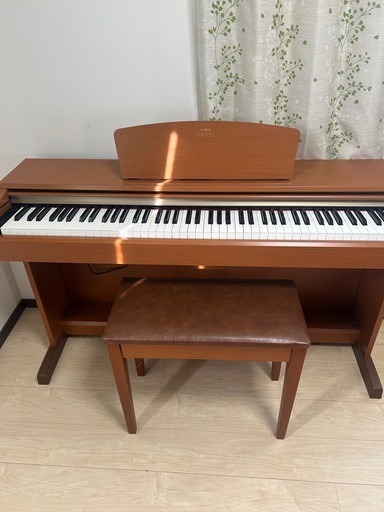 電子ピアノ　　YAMAHA