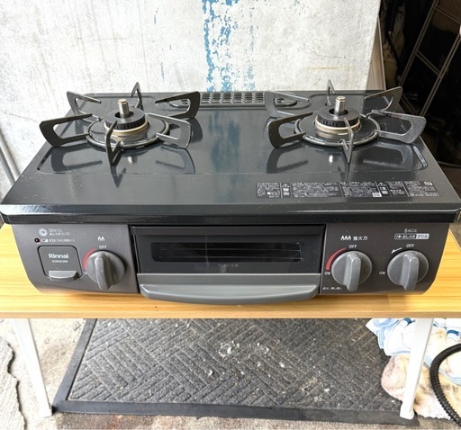お引取り限定 美品 23年製 リンナイ LPガス用コンロ 2口ガステーブル KSR563BKR 右強火 グリル未使用