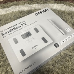 OMRON 体重計の画像