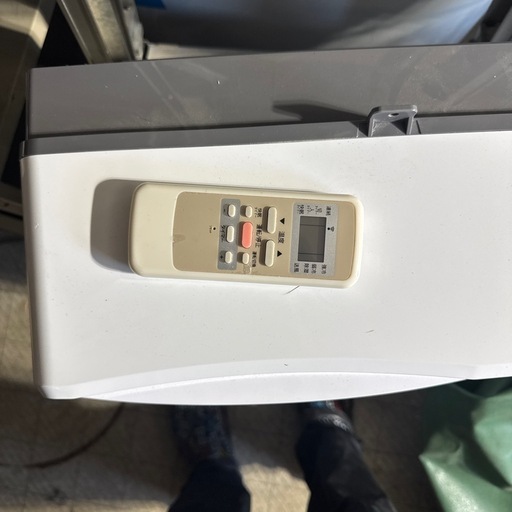 窓エアコン  2025年 コイズミ　 kaw16252