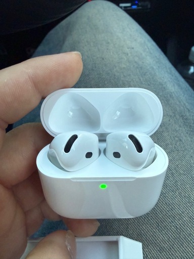 AirPods4