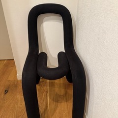 デザインチェア ブラック 椅子 韓国風の画像