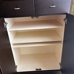 【無料】食器棚 4/29までに引き取り希望の画像