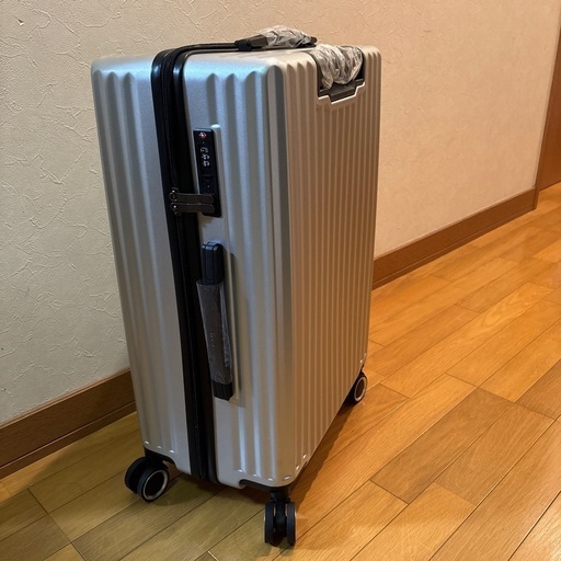 新品　スーツケース Mサイズ シルバーキャリーバッグ キャリーケース