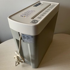 不具合 IRIS OHYAMA シュレッダー KP5HC 細断くずが見やすいクリアボックスの画像