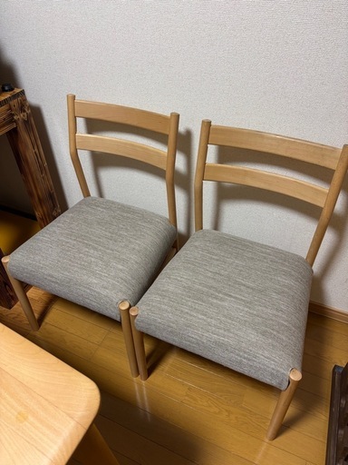 ニトリ　2人用ダイニングテーブル、チェアー×2、硬質マット
