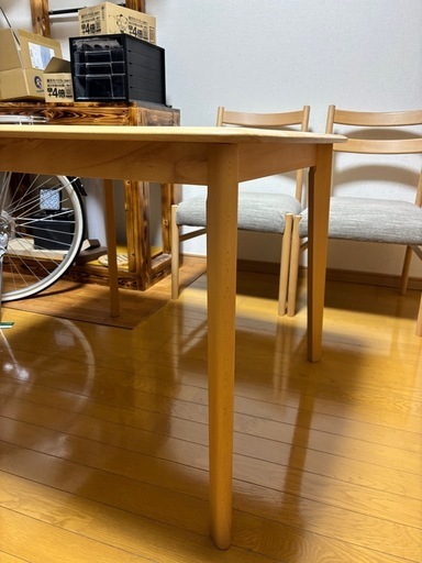 ニトリ　2人用ダイニングテーブル、チェアー×2、硬質マット
