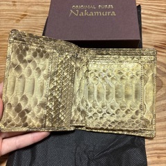 蛇金色財布の画像