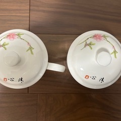 景徳鎮（けいとくちん）磁器の蓋付きマグカップ　茶器の画像