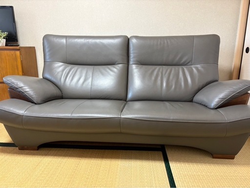 カリモク家具karimoku 2.5pソファグレー本革チターノ (こたつ) 三河 