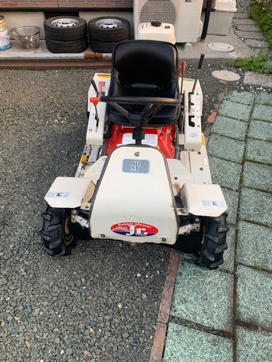 オーレック乗用草刈機