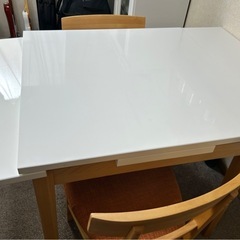 【0円/4月24日締切】伸縮ダイニングテーブルセット（椅子2脚付き）サイズ変更可の画像