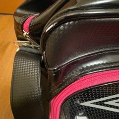 美品！　umbro エナメルバック
の画像