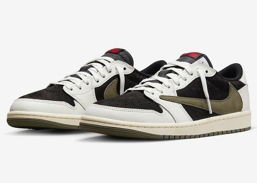 NIKE スニーカー